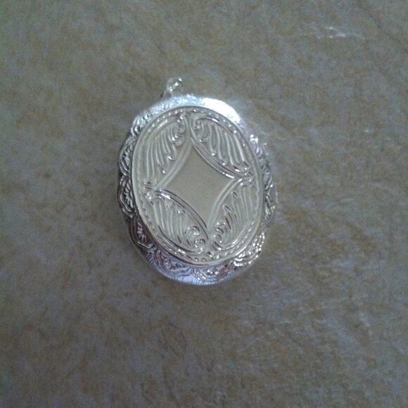 Artemis Aphrodite Goddess Cameo Necklace Locket - Picture 4 of 5